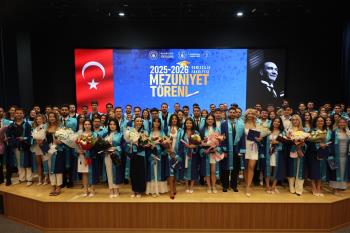 Denizcilik İşletmeleri Yönetimi Bölümü Öğrencilerimiz Mezuniyet Coşkusunu Yaşadı.